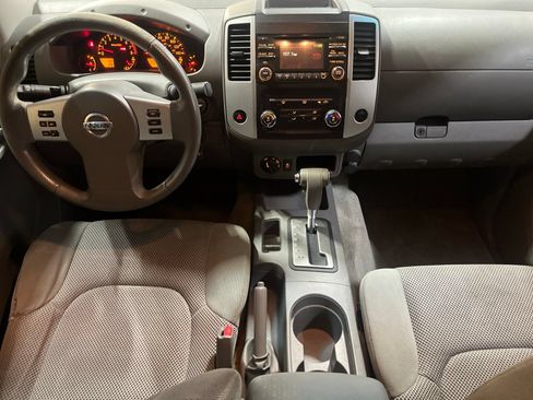 Used 2013 Nissan Frontier SV AWD/4WD image 19