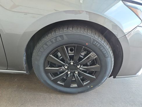 Used 2024 Nissan Altima 2.5 S image 21