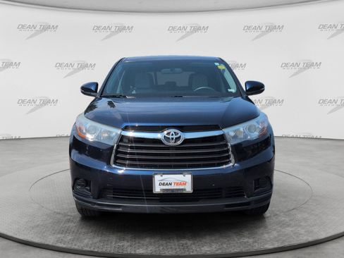 Used 2015 Toyota Highlander LE FWD image 2