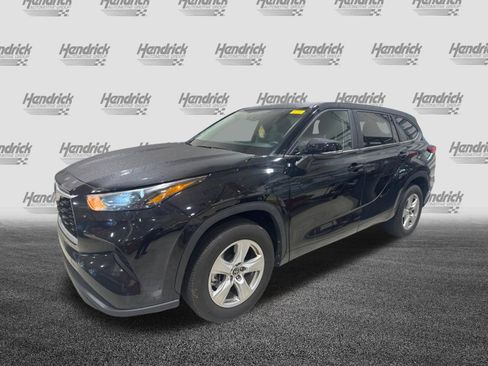 Used 2023 Toyota Highlander L image 14