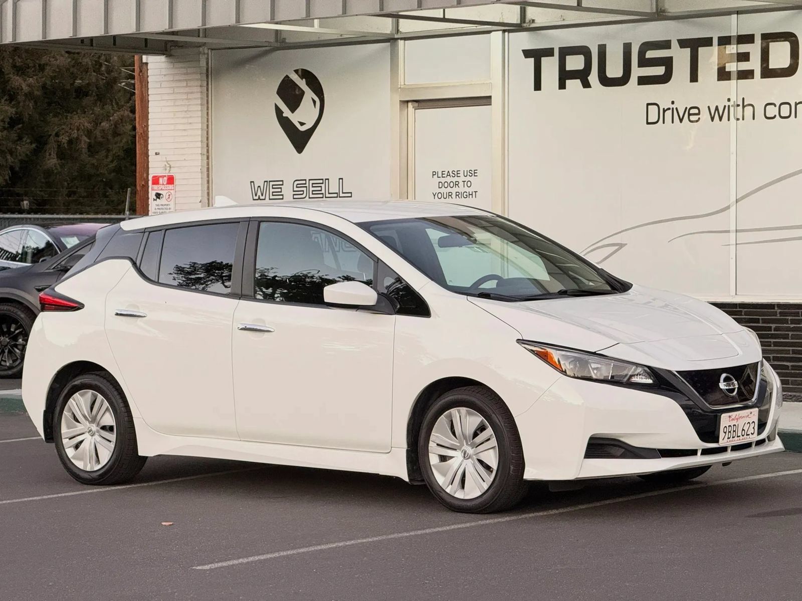 Used 2022 Nissan Leaf S FWD image 6