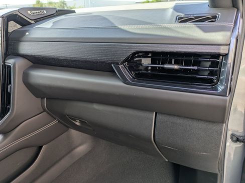 Certified 2025 GMC Yukon AT4 Ultimate AWD/4WD image 31