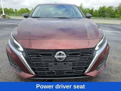 Used 2024 Nissan Altima 2.5 SV FWD image 3