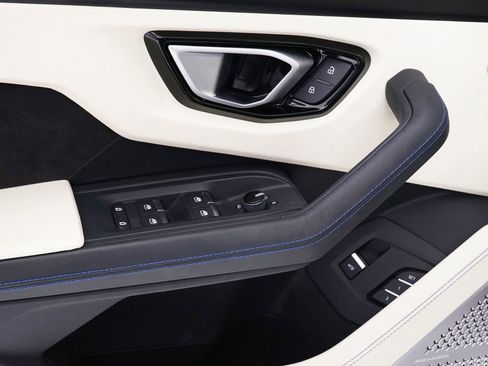 Used 2024 Lamborghini Urus S image 34