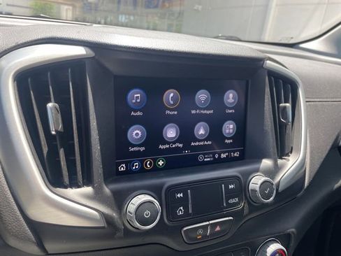 Used 2023 GMC Terrain SLT image 13