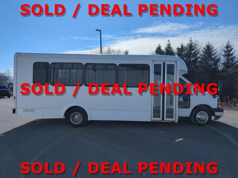 Used 2014 Chevrolet Express 4500 w/ Shuttle Bus Package image 2