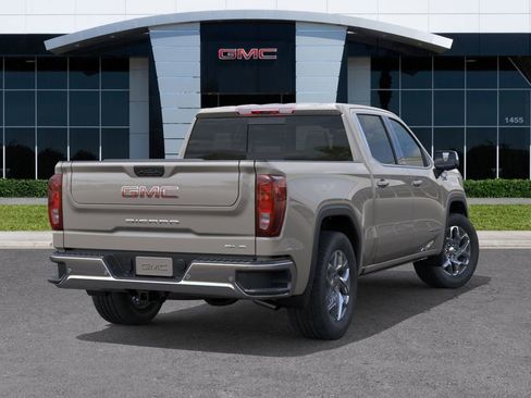 New 2026 GMC Sierra 1500 SLE image 4