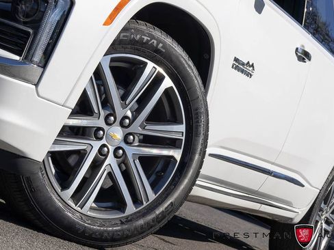Used 2023 Chevrolet Traverse High Country w/ LPO, Floor Liner Package AWD/4WD image 15