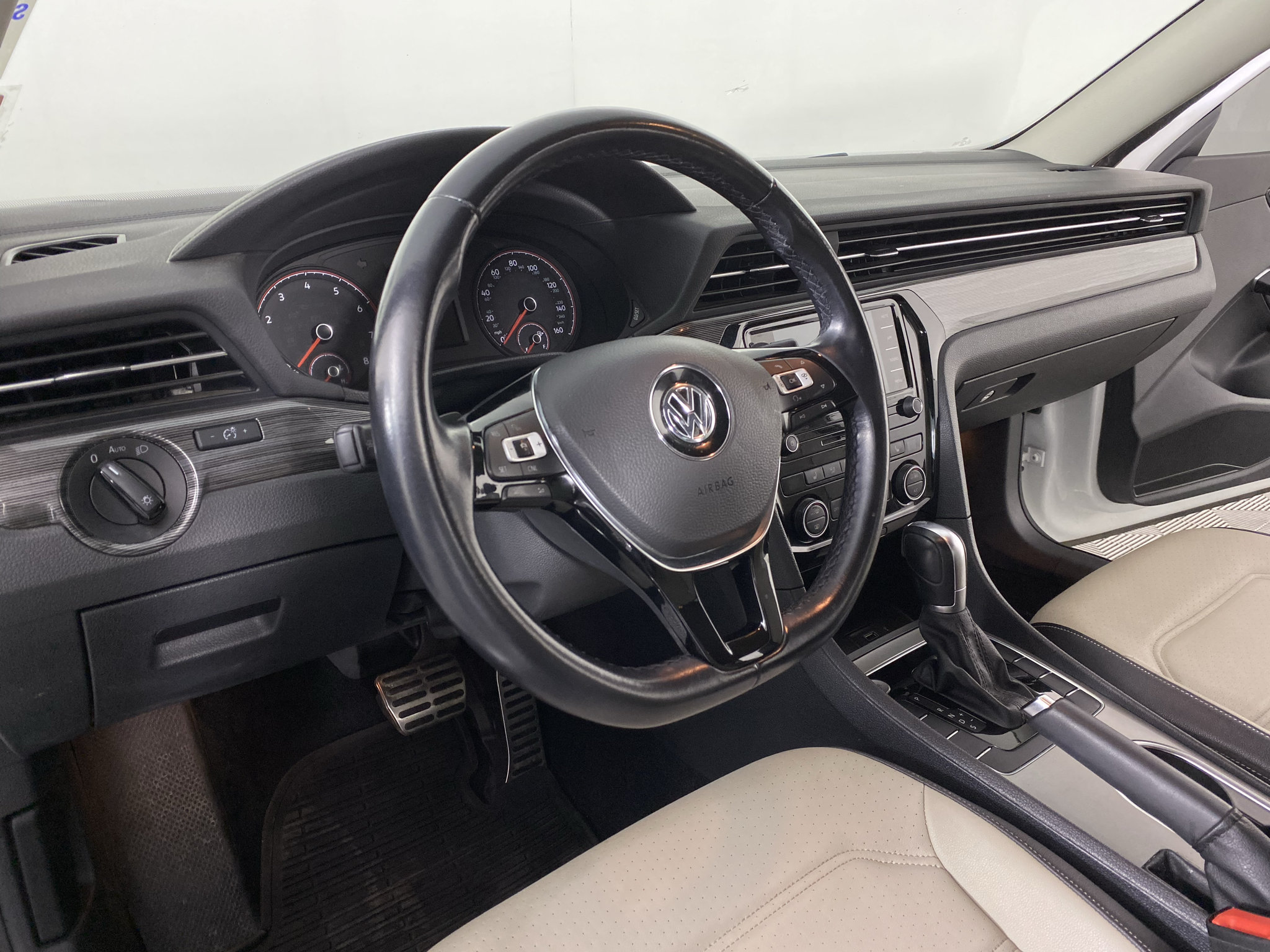 Used 2020 Volkswagen Passat 2.0T R-Line FWD image 21