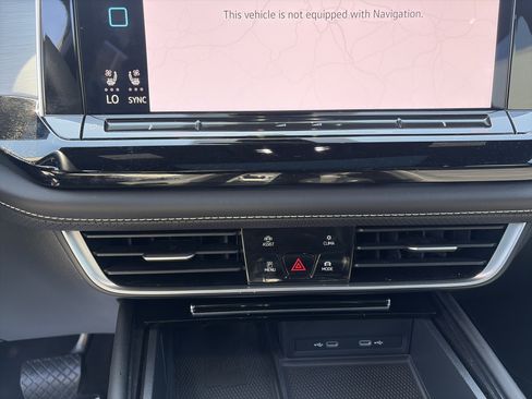 Used 2024 Volkswagen Atlas Cross Sport SE w/ Panoramic Sunroof Package AWD/4WD image 20