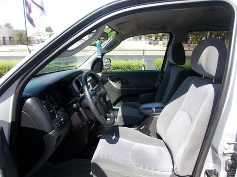 Used 2003 MAZDA Tribute LX image 17