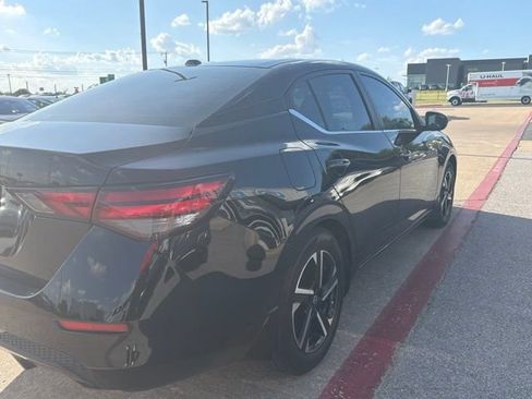 Used 2025 Nissan Sentra SV FWD image 2