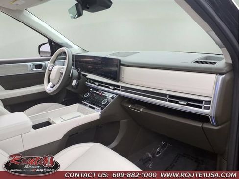 Used 2025 Hyundai Santa Fe Calligraphy AWD/4WD image 12