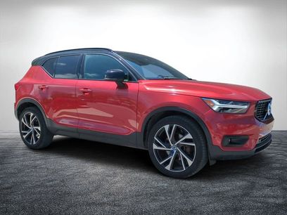 Used 2019 Volvo XC40 T5 R-Design