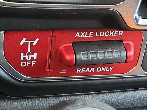 New 2025 Jeep Gladiator Mojave w/ Steel Bumper Group image 19