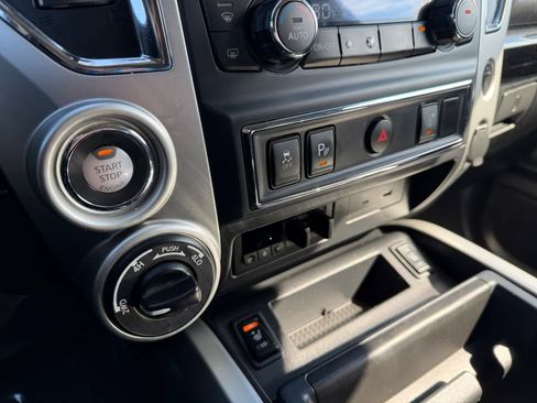 Used 2021 Nissan Titan SV w/ SV Convenience Package AWD/4WD image 24