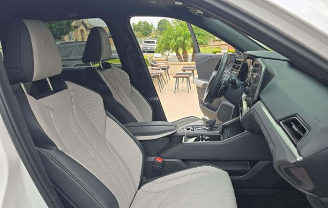Used 2026 Lexus TX 500h AWD w/ Technology Package image 3