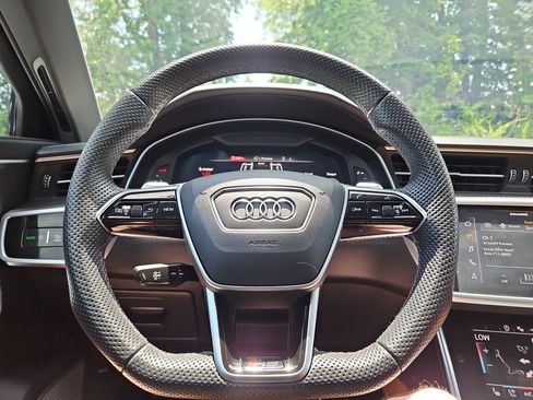 Used 2023 Audi RS 6 AWD/4WD image 38