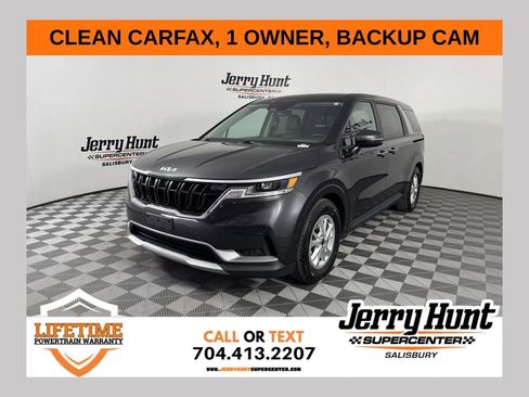 Used 2024 Kia Carnival LX image 1