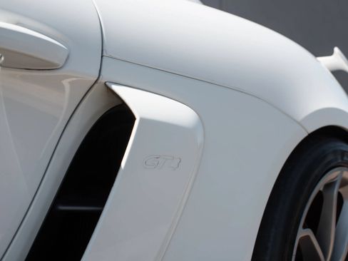 Used 2020 Porsche 718 Cayman GT4 RWD image 25