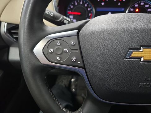 Used 2023 Chevrolet Traverse LT AWD/4WD image 19