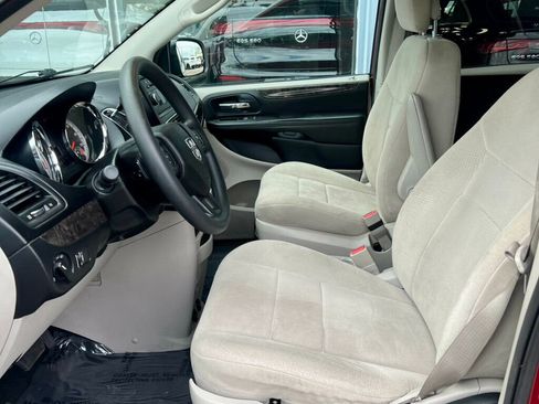 Used 2011 Dodge Grand Caravan Express FWD image 14