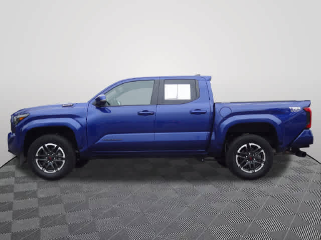 Used 2025 Toyota Tacoma TRD Sport w/ TRD Sport Upgrade Package AWD/4WD image 2