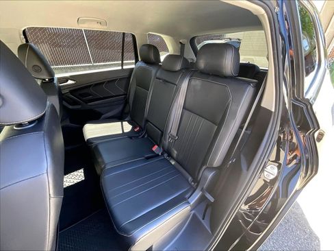 Certified 2023 Volkswagen Tiguan SE FWD image 25