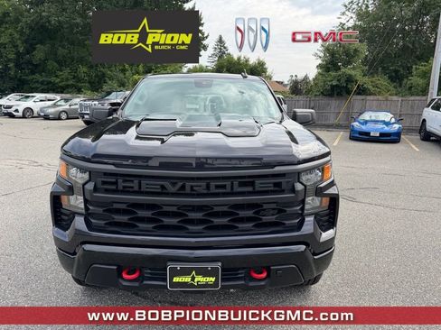Used 2024 Chevrolet Silverado 1500 Custom Trail Boss w/ LPO, Dark Essentials Package AWD/4WD image 5