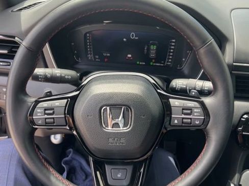 Used 2025 Honda Pilot Black Edition image 17