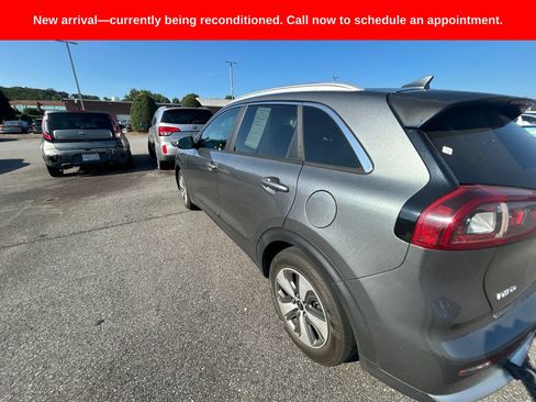 Used 2018 Kia Niro LX FWD image 9