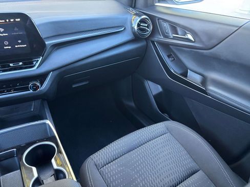 Used 2025 Chevrolet Equinox LT image 32