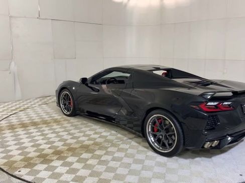 Used 2021 Chevrolet Corvette Stingray Premium Conv w/ Z51 Performance Package RWD image 9