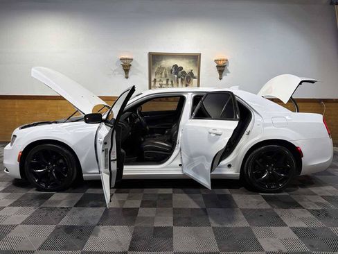 Used 2021 Chrysler 300 S RWD image 12