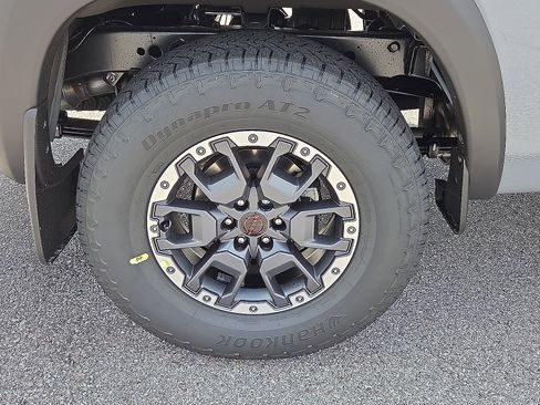 New 2025 Nissan Frontier PRO-4X image 7