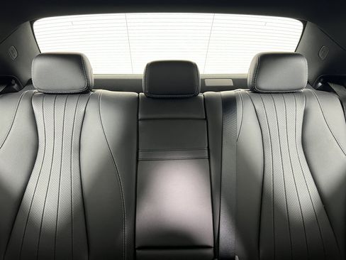 Used 2022 Mercedes-Benz E 350 Sedan image 14