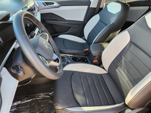 New 2025 Volkswagen Taos SEL image 6