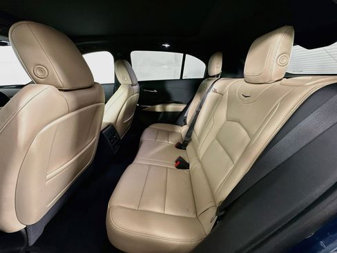 Used 2024 Cadillac XT4 Luxury w/ Cold Weather Package FWD image 27