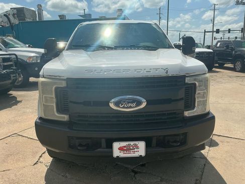 Used 2017 Ford F250 XL w/ Power Equipment Group RWD image 3