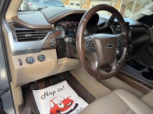 Used 2019 Chevrolet Tahoe LT w/ LT Signature Package image 14