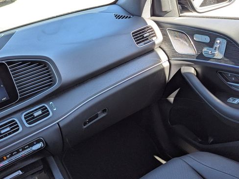 Used 2025 Mercedes-Benz GLE 350 4MATIC w/ AMG Line Exterior image 19