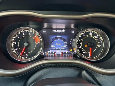 Used 2018 Jeep Cherokee Limited image 31