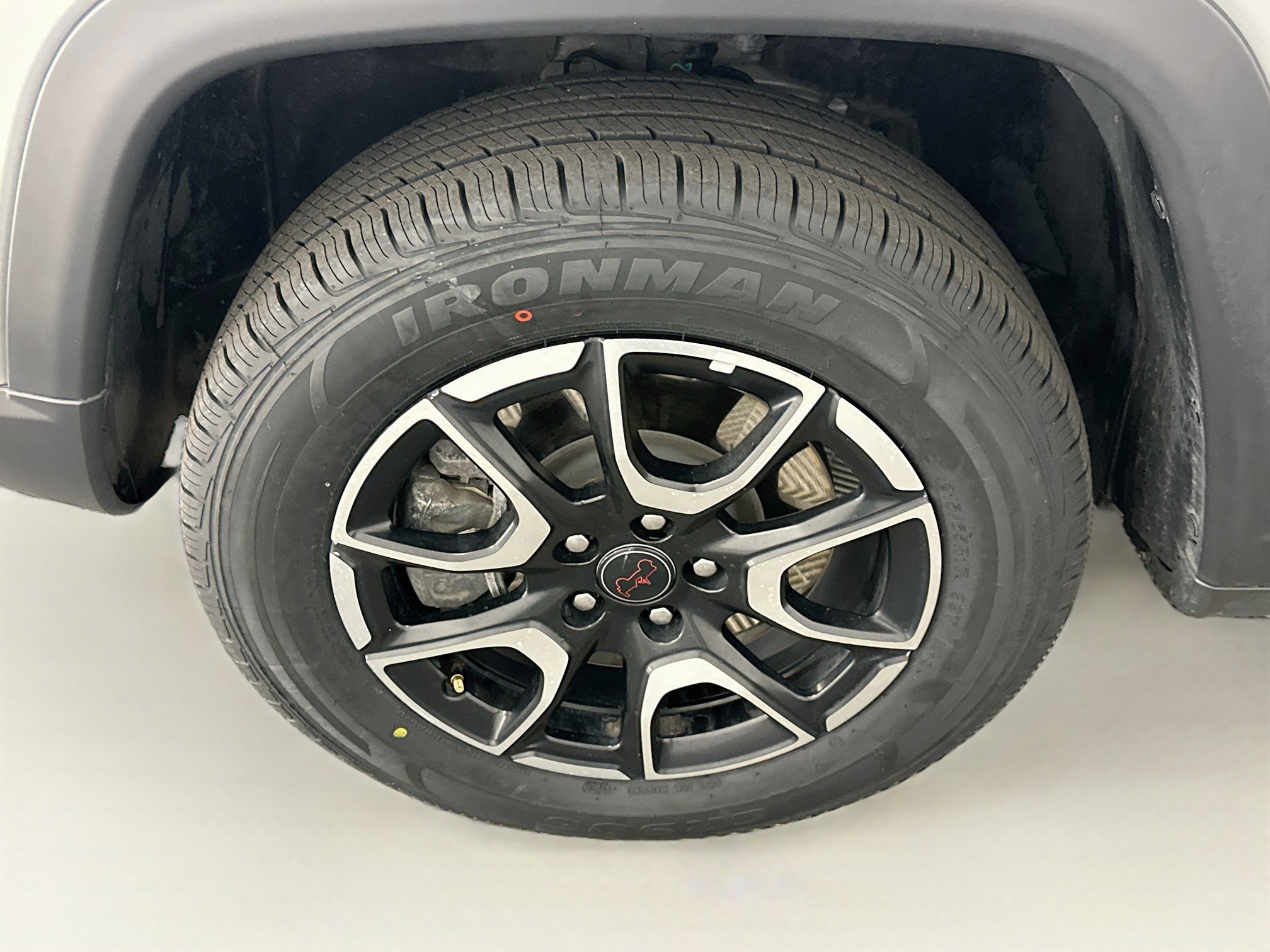 Used 2025 Jeep Compass Trailhawk AWD/4WD image 11