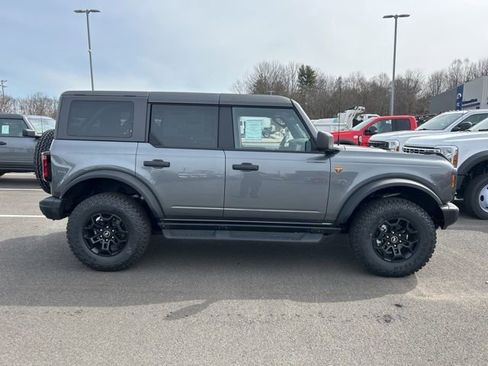 New 2026 Ford Bronco Badlands image 8