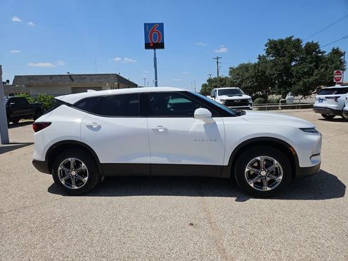 Used 2024 Chevrolet Blazer LT FWD image 9