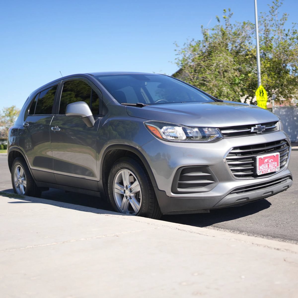Used 2020 Chevrolet Trax LS FWD image 17