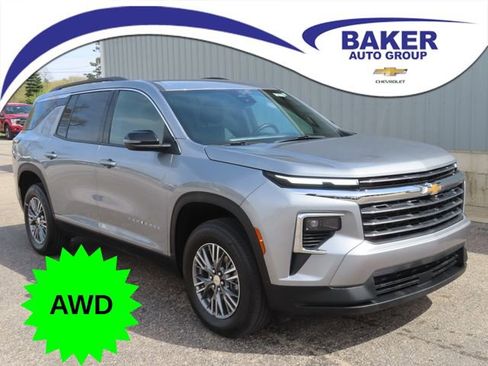 Used 2025 Chevrolet Traverse LT AWD/4WD image 1