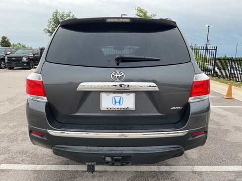 Used 2012 Toyota Highlander SE w/ Tow Pkg AWD/4WD image 5