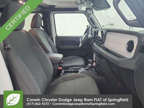 Certified 2025 Jeep Wrangler Sahara AWD/4WD image 30