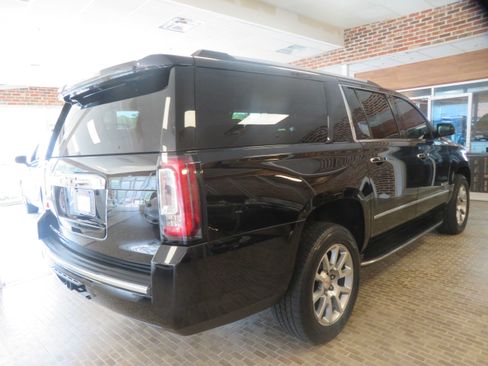 Used 2019 GMC Yukon XL Denali AWD/4WD image 74